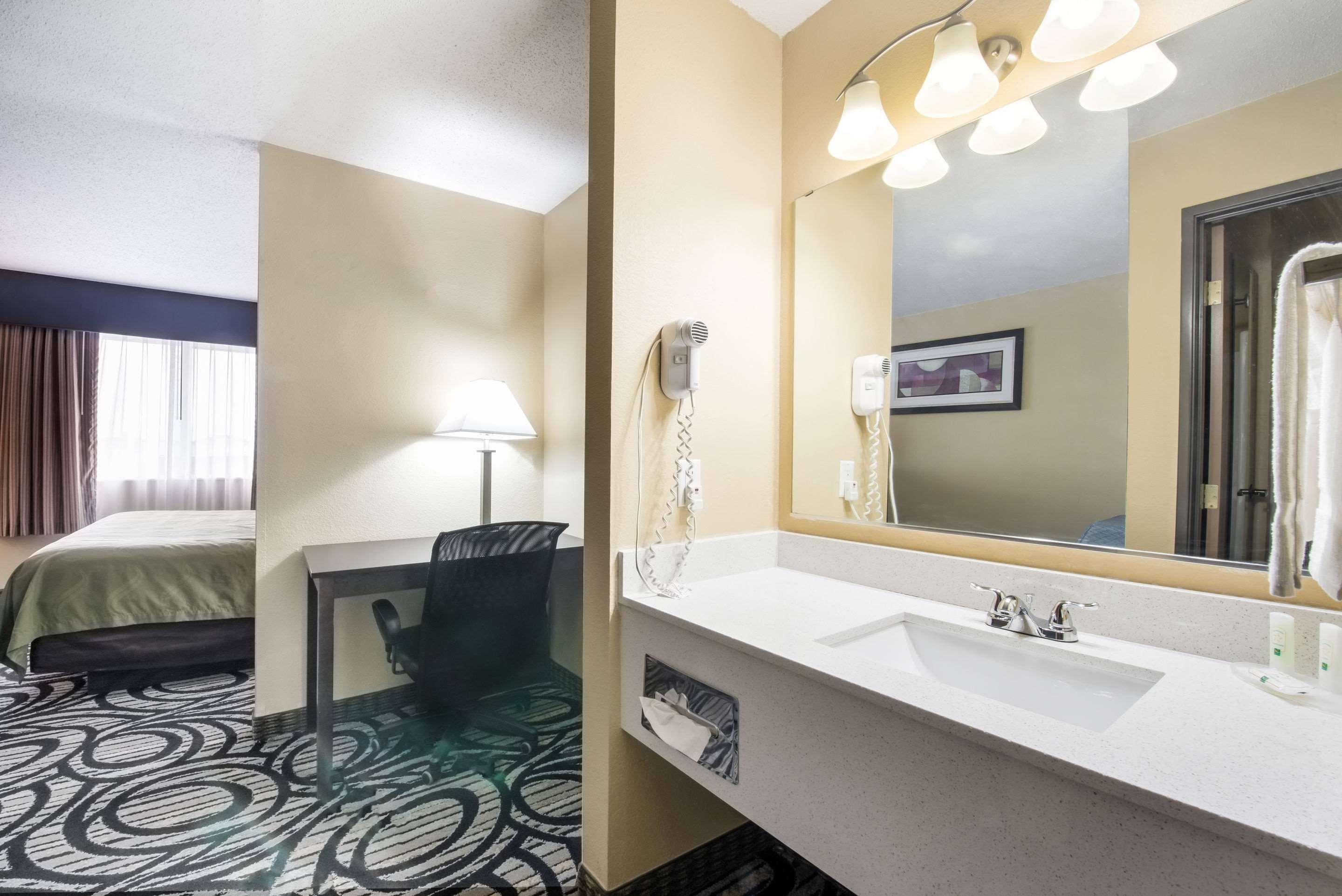 Quality & Hotel 2*
